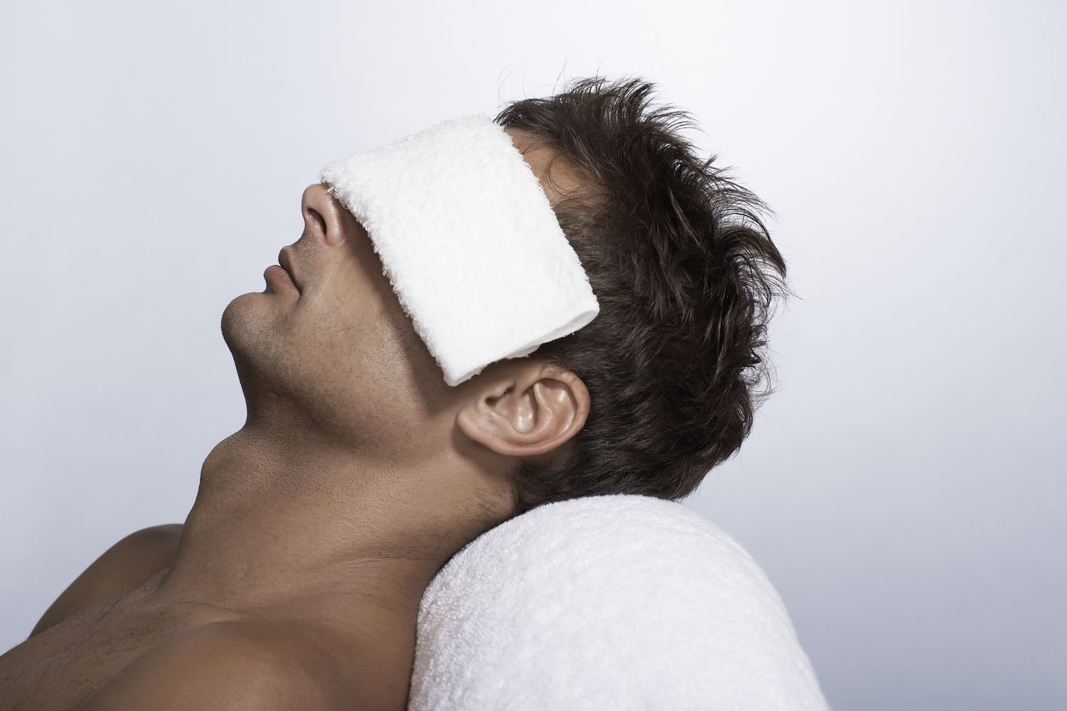 warm comoress to relieve dry eye symptoms